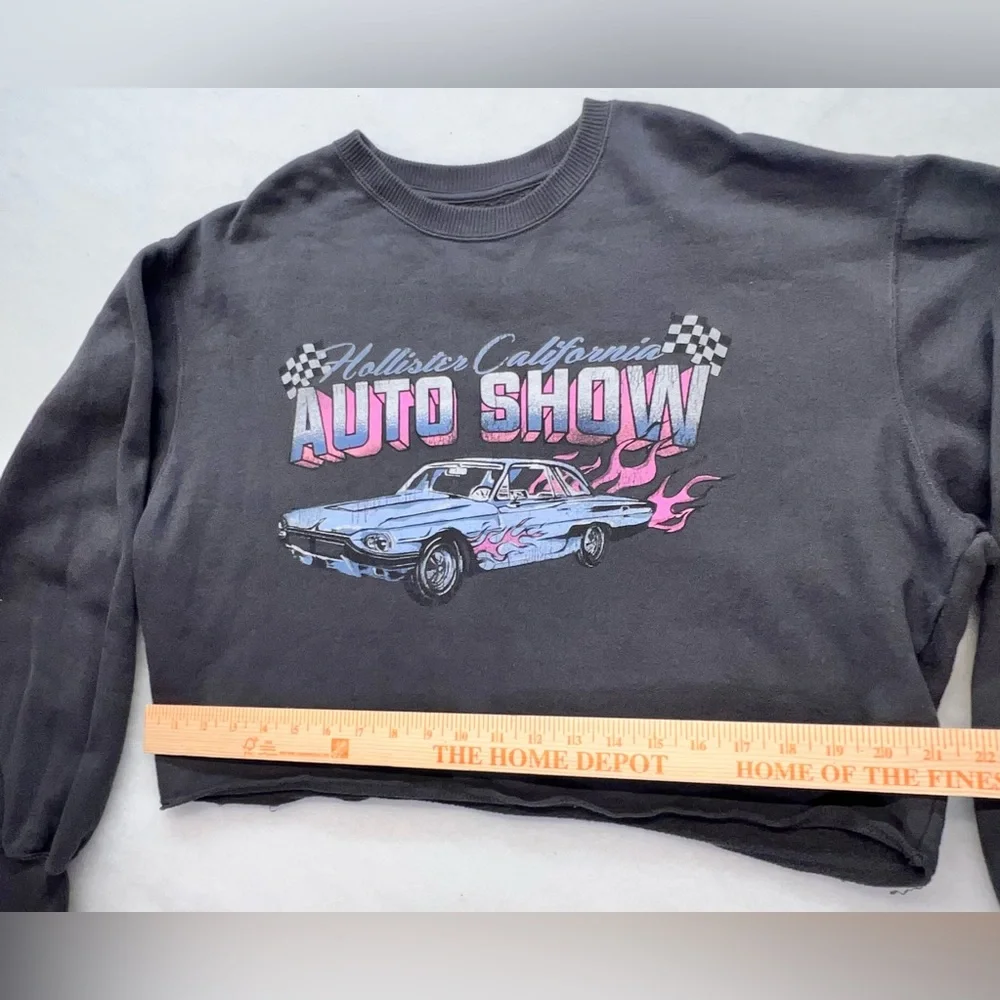Hollister Graphic Car Show Gray‎ Cropped Sweatshirt, M